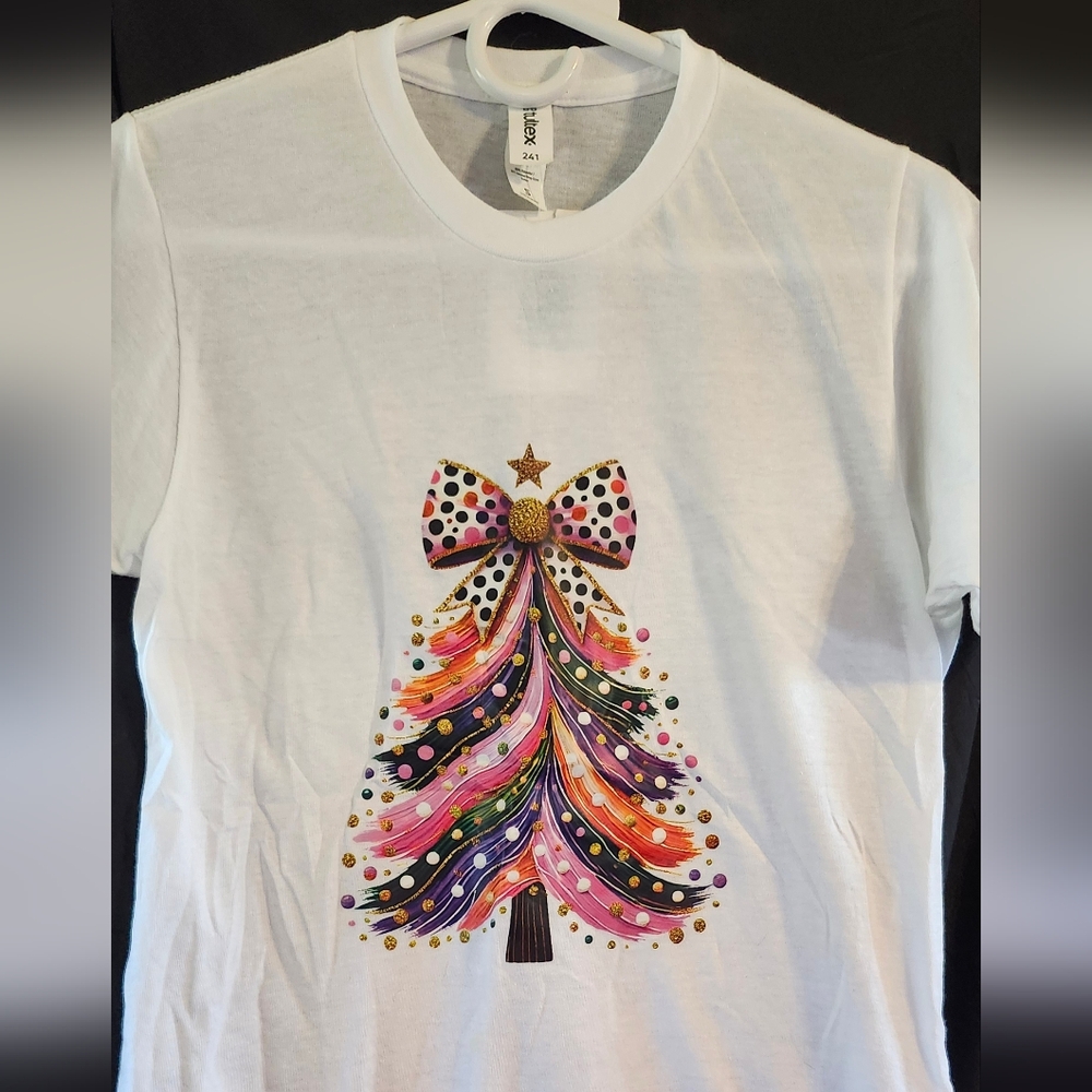 NWT Christmas TreeTShirt Size S